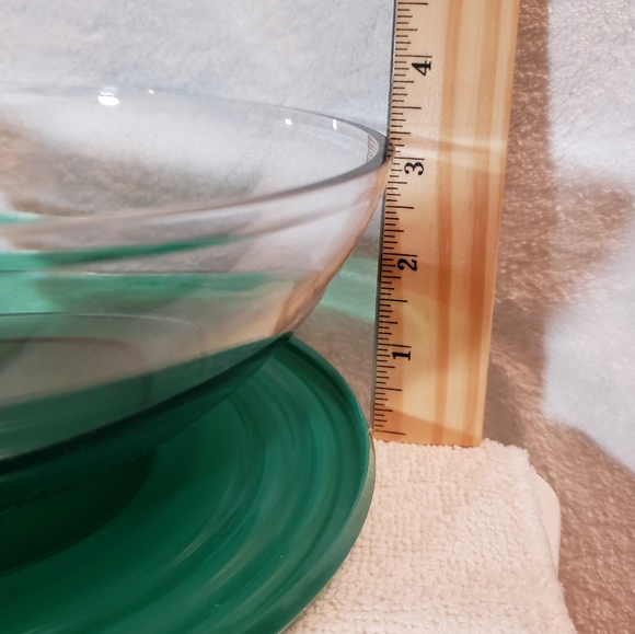 Tupperware Green Sheerly Elegant Acrylic 6-1/3cup Serving Bowl 4817A & Lid - Picture 3 of 12